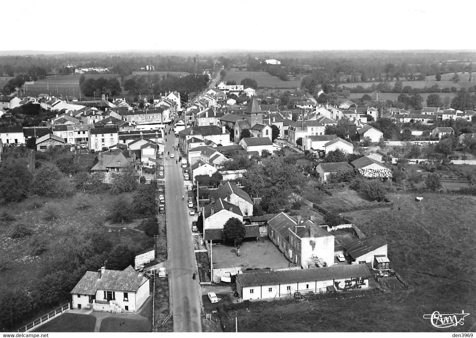 BUSSIERE-POITEVINE - Vue Générale Aérienne - Route Du Dorat - Tirage D'éditeur N&B Non Dentelé - Bussiere Poitevine