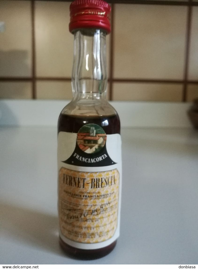 Fernet Brescia Liquore: Bottiglia Mignon Tappo Metallico. Distillerie Franciacorta Gussago Brescia - Spiritus