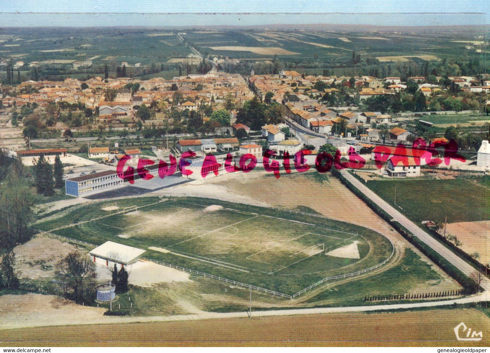 16 - MANSLE  - VUE GENERALE AERIENNE - AU 1ER PLAN LE STADE ET LE CEG- COLLEGE ECOLE  - CHARENTE - Mansle