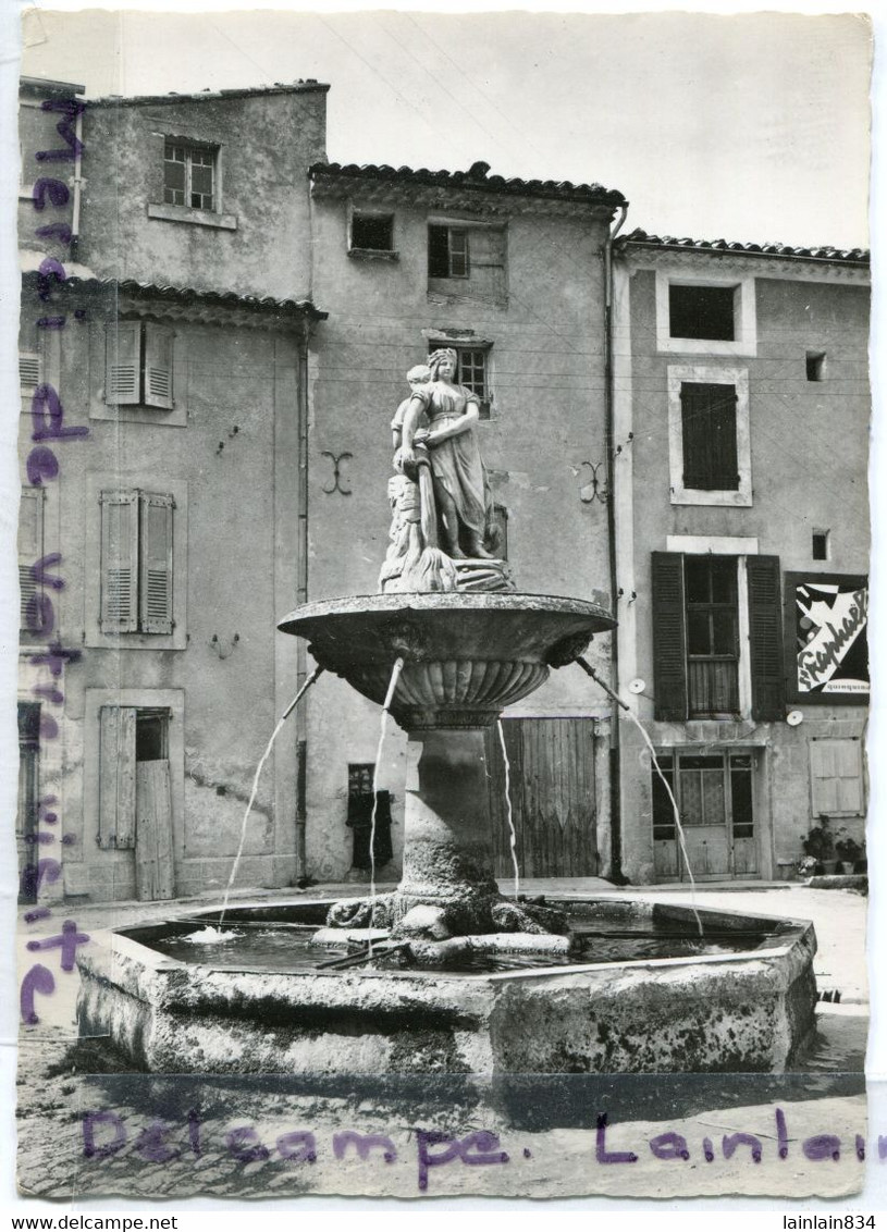 - 816 - Environs D'APT - SAIGNON, La Grande Fontaine, Peu Courante, ( Vaucluse ), Non écrite,grand Format, TBE, Scan. - Apt