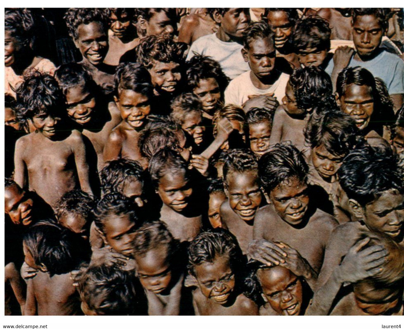 (V 28) Australia - Group Of Aboriginal Children's & Youth (AB1112) - Aborigines