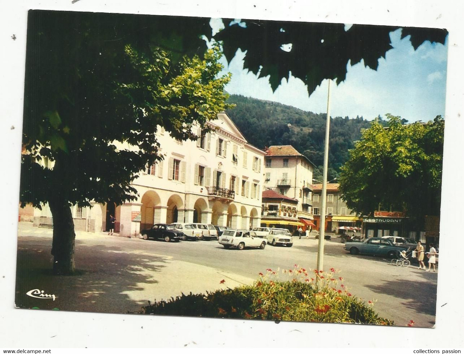 Cp , Automobiles, 06 , SAINT MARTIN VESUBIE ,place Félix FAURE Et Hôtel De Ville ,  Vierge ,  2 Scans, Commerces - PKW