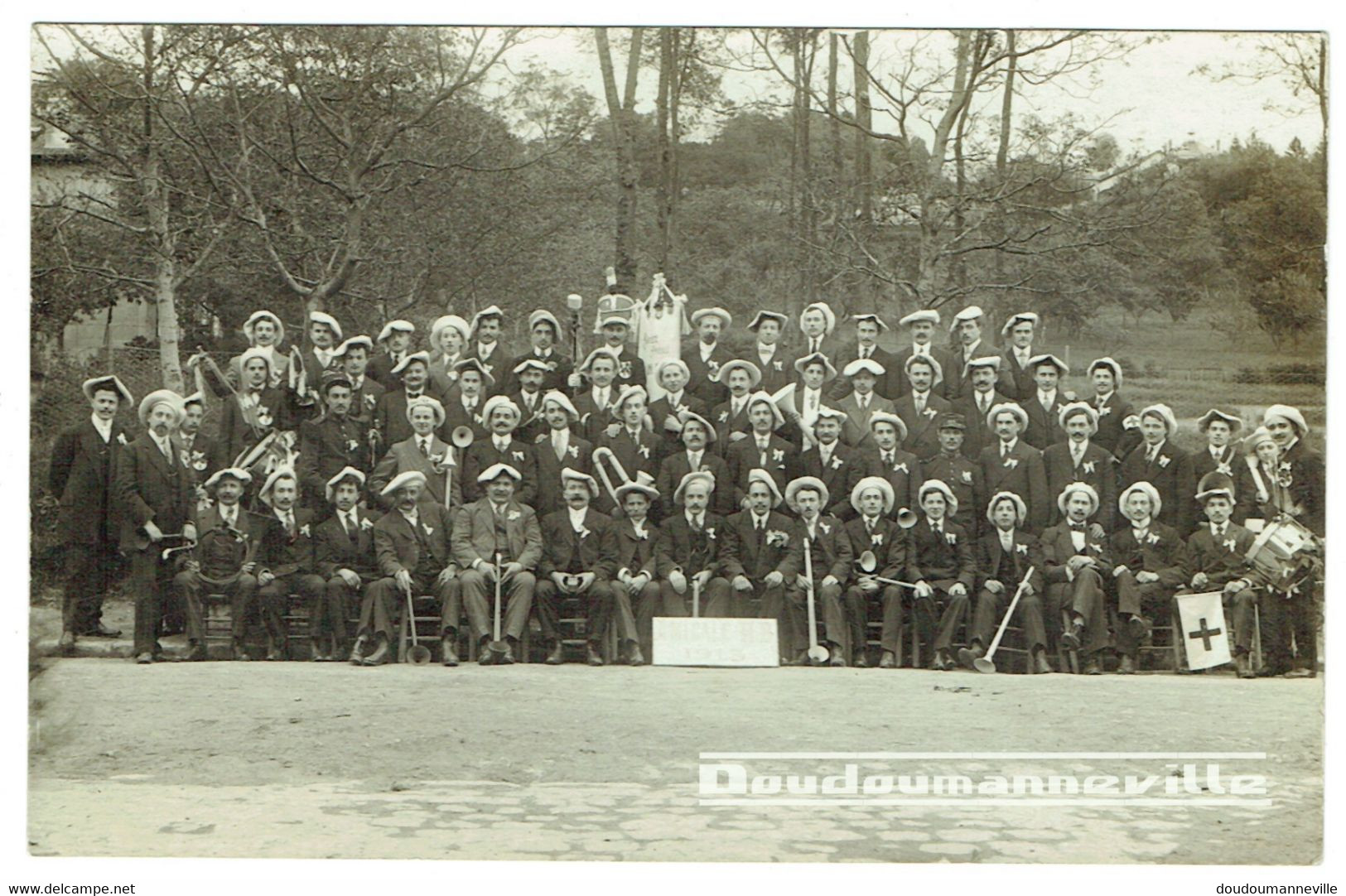 CPA - SUISSE - Société Amicale HB - Hornblaser - Musique - Musiciens - Spectacle   ***BELLE CARTE PHOTO*** - Horn