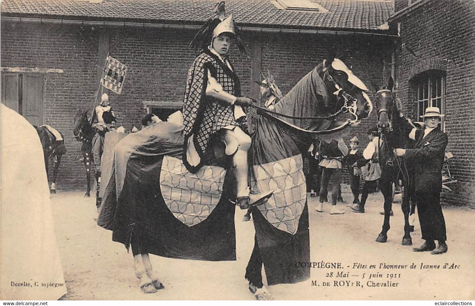 Compiègne         60       Fêtes de Jeanne d'Arc    Ensemble/lot de 17 Cartes     (voir scan)