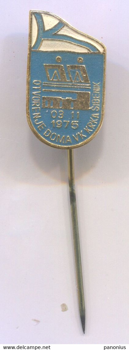 ROWING CANOE KAYAK - VK KRKA ŠIBENIK  CROATIA, VINTAGE PIN, BADGE, ABZEICHEN - Aviron