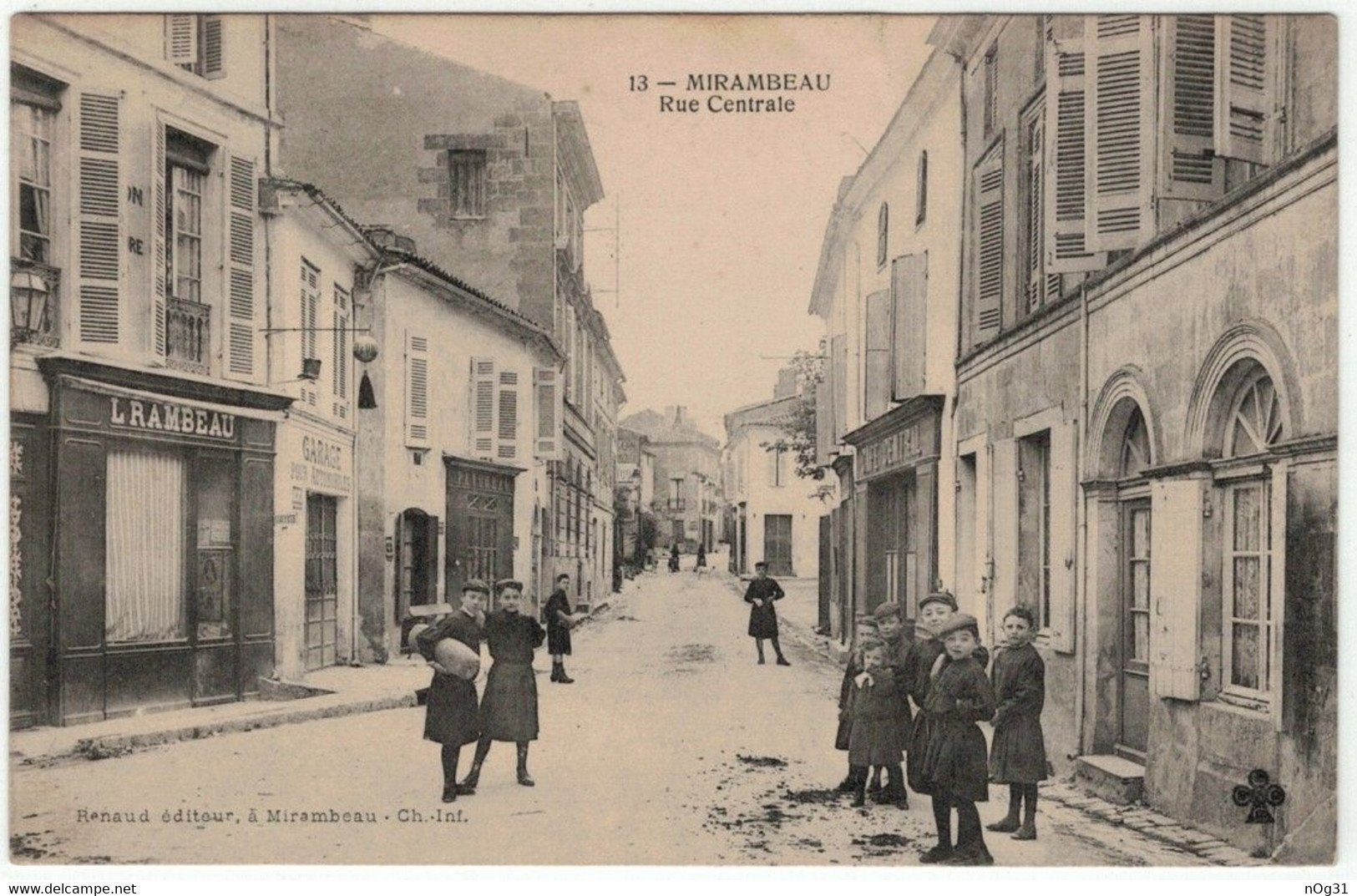 17 - MIRABEAU - Rue Centrale. - Mirambeau