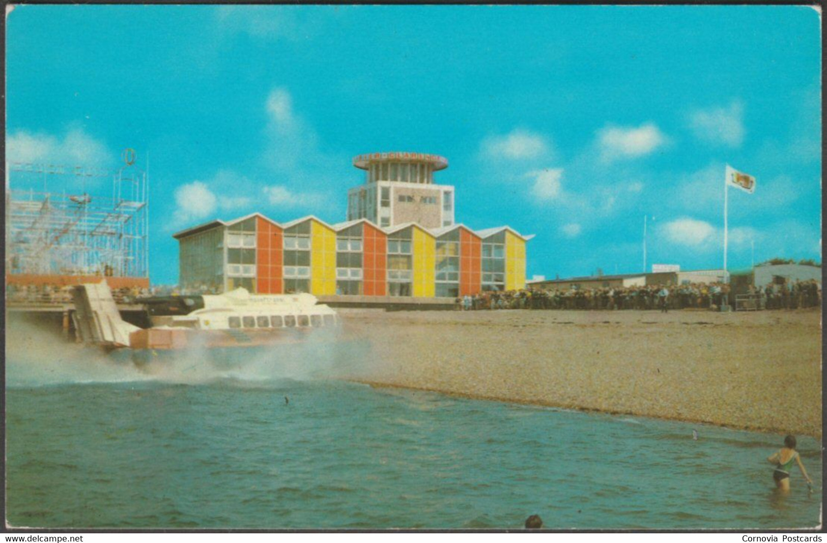 Hovercraft And Clarence Pier, Southsea, Hampshire, C.1960s - Postcard - Southsea