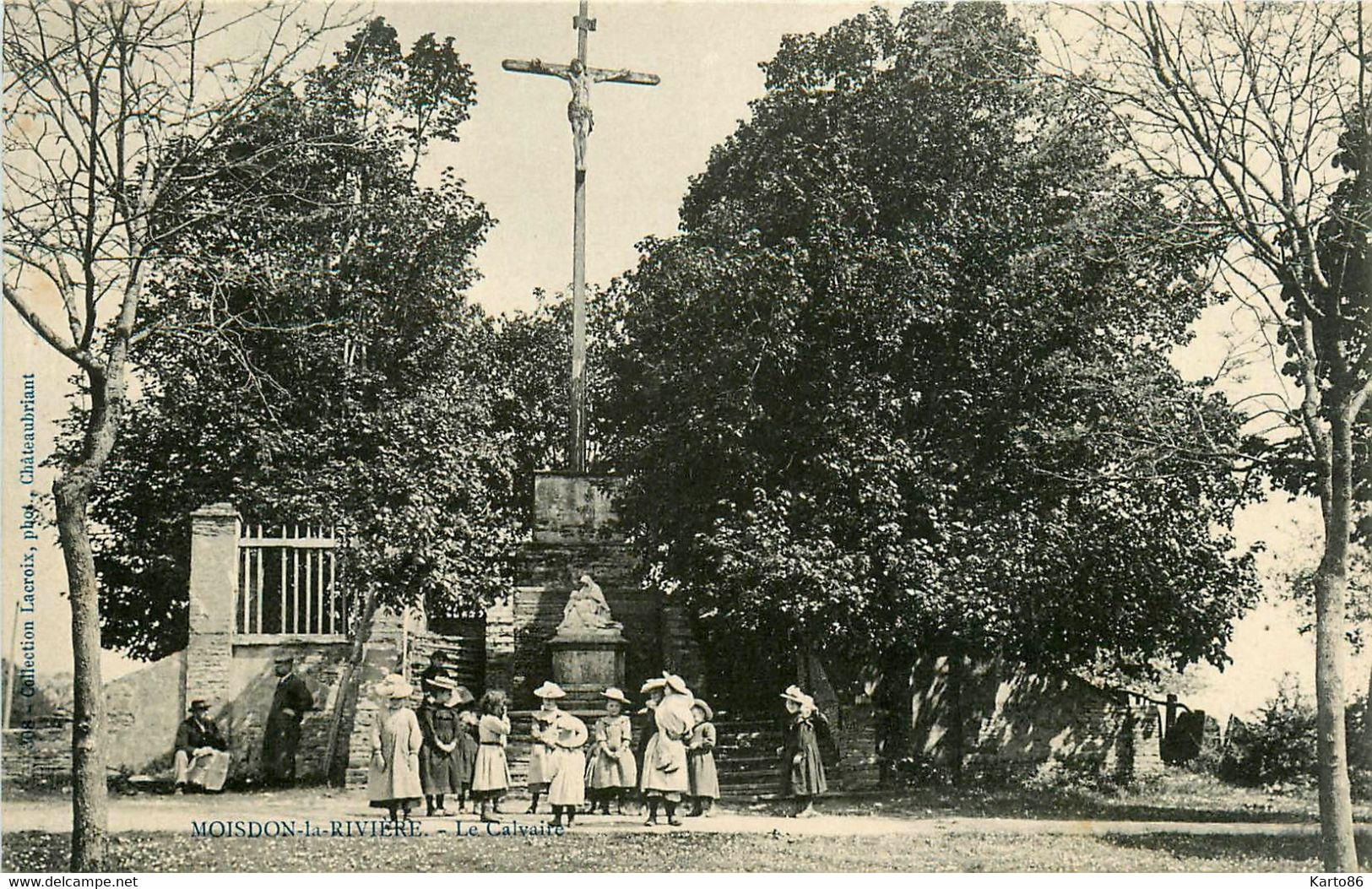 Moisdon La Rivière * Le Calvaire * Groupe D'enfants Villageois - Moisdon La Riviere