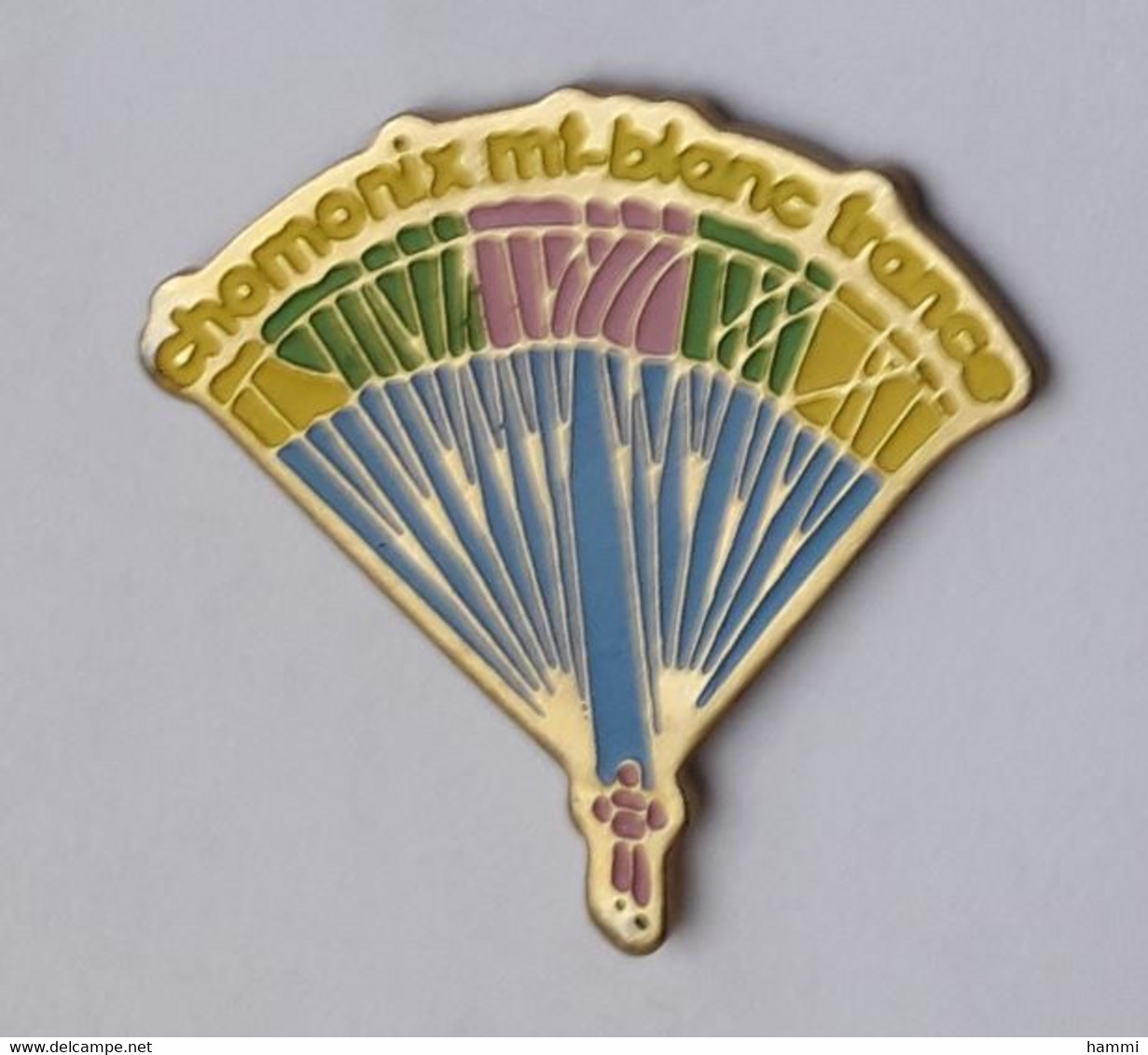 E39 Pin's Parachute Parapente Mont Blanc Chamonix France Alpes Achat Immédiat - Parachutting