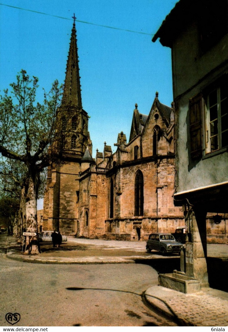 4916 Carte Postale MIREPOIX  Les Couverts Et La Cathédrale   ( Voiture Ancienne Renault 4L  R4 ) 09 Ariège - Mirepoix