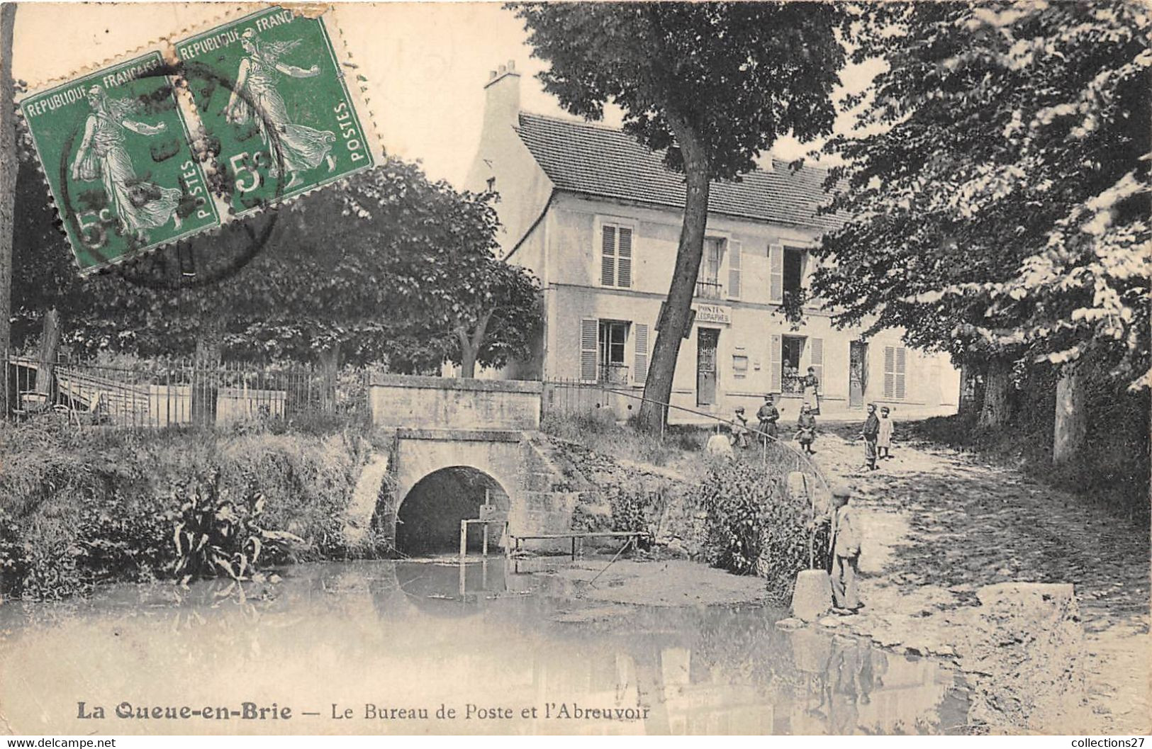 94-LA-QUEUE-EN-BRIE- LE BUREAU DE POSTE ET L'ABREUVOIR - La Queue En Brie