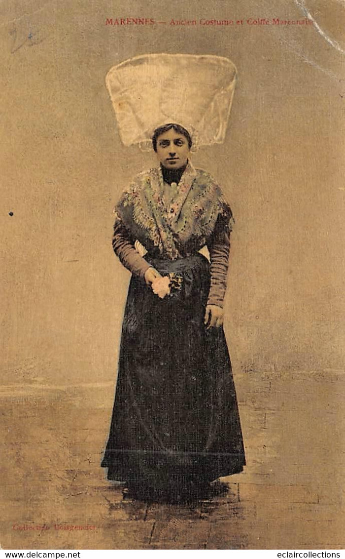 Marennes           17        Une Femme En Ancien Costume Et Coiffe Locale    (voir Scan) - Marennes