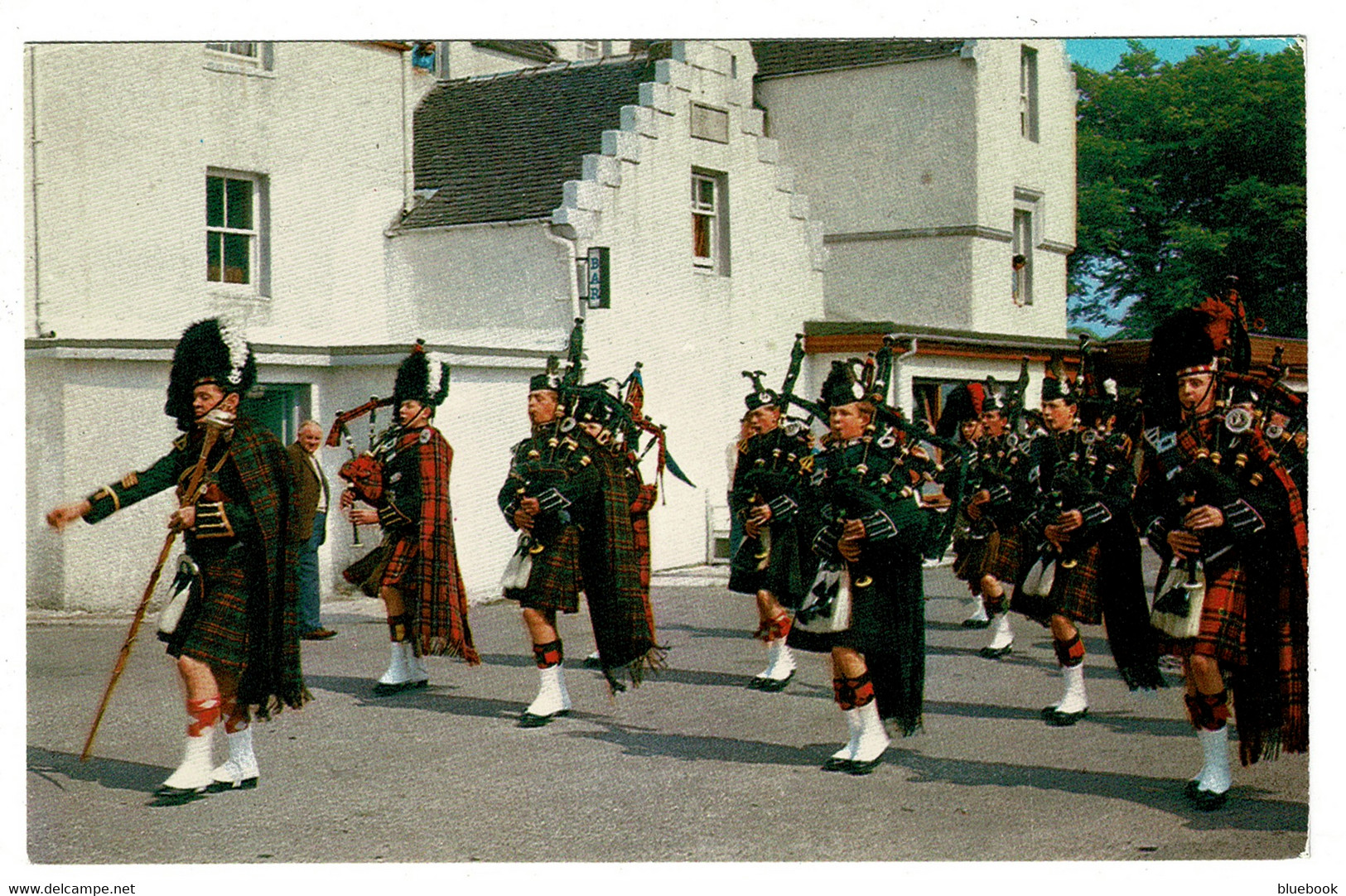 Ref 1437 - Postcard - Highland Pipers At Broadford - Isle Of Skye Scotland - Inverness-shire