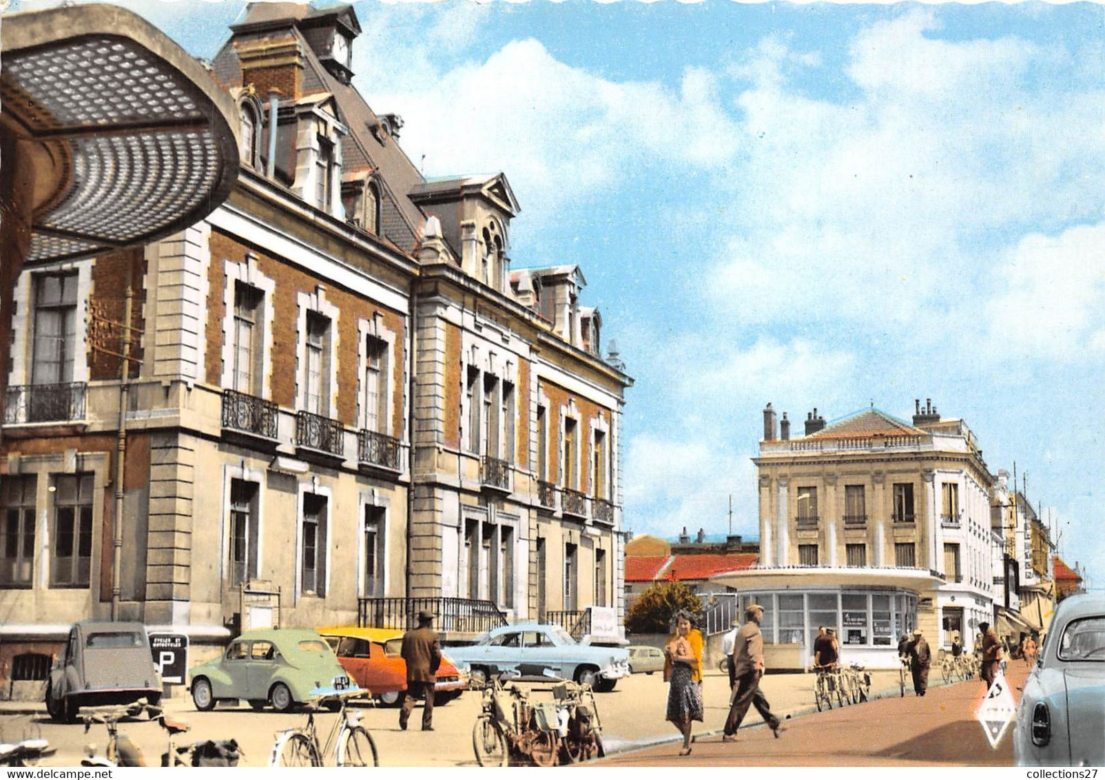 71-MONTCEAU-LES-MINES- PLACE DE L'HÔTEL DE VILLE - Montceau Les Mines