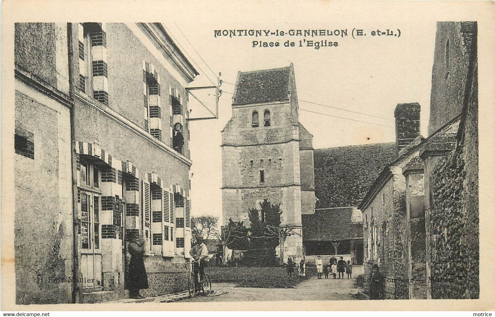 MONTIGNY LE GANNELON - Place De L'église. - Montigny-le-Gannelon