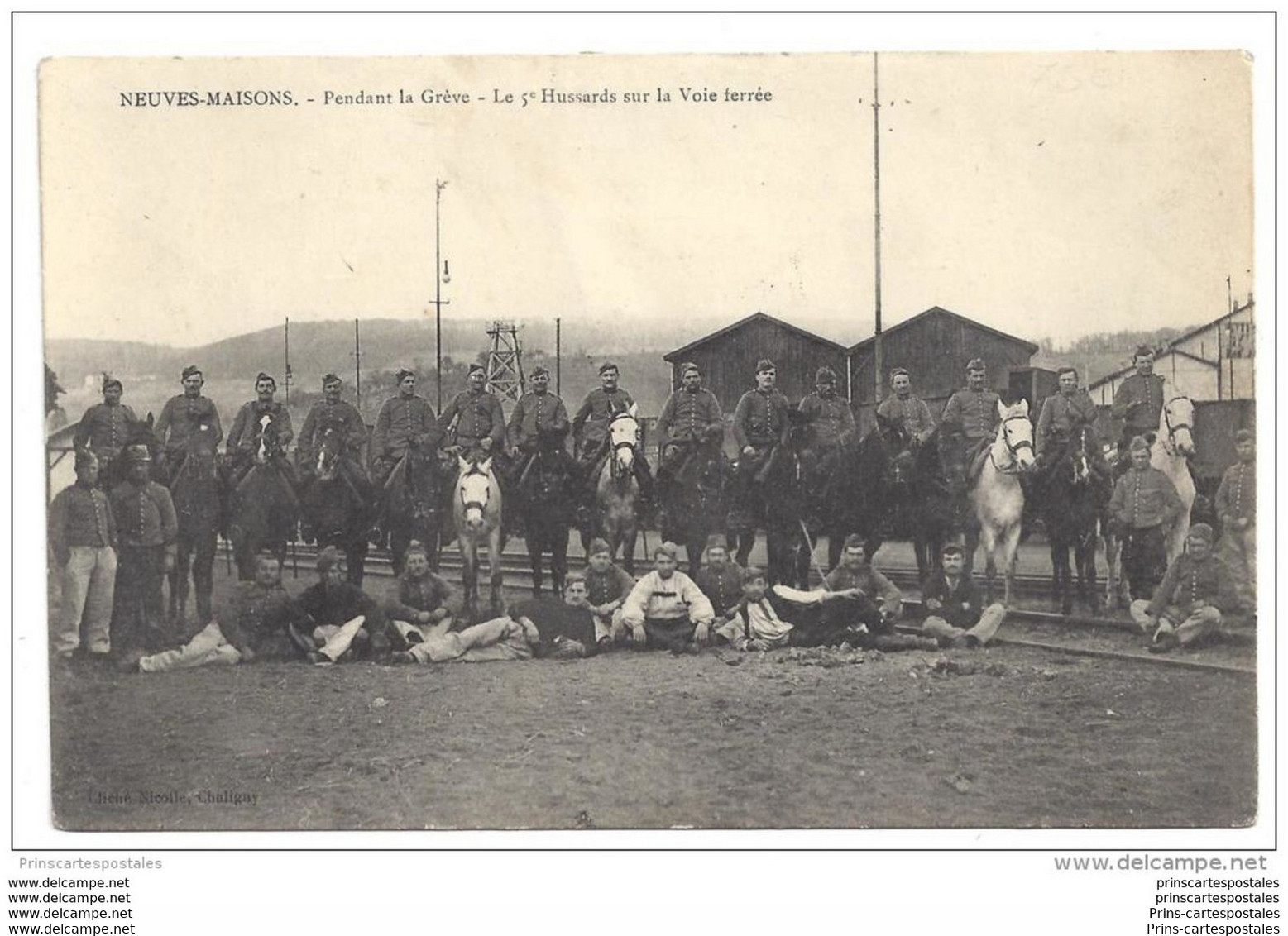 CPA 54 Neuves Maisons Pendant Les Grèves Le 5eme Hussards Sur Le Voie Ferrée - Neuves Maisons