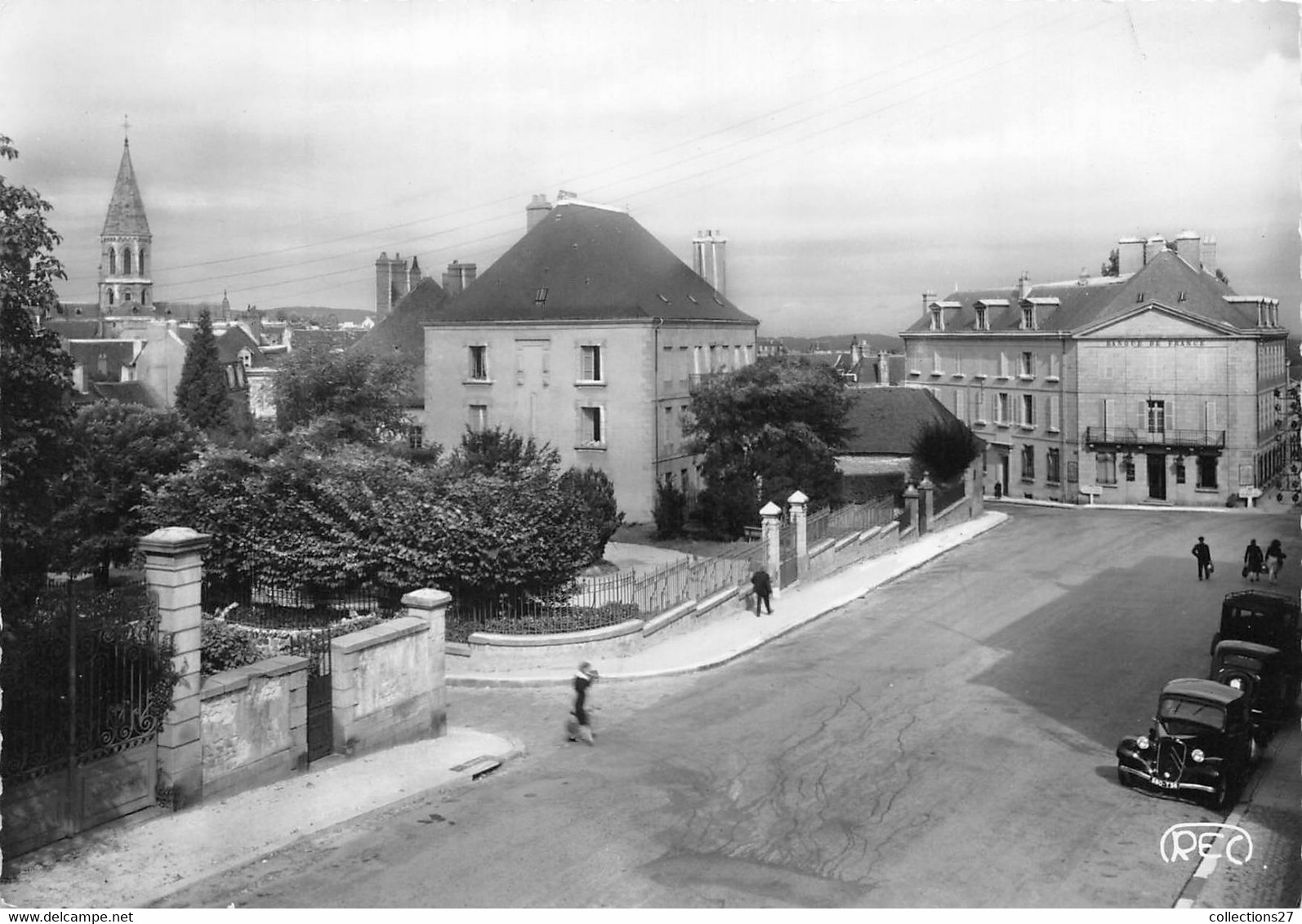 23-GUERET- BOULEVARD CARNOT , L'EGLISE , LE SQUARE JORRAND ET LA BANQUE DE FRANCE - Guéret