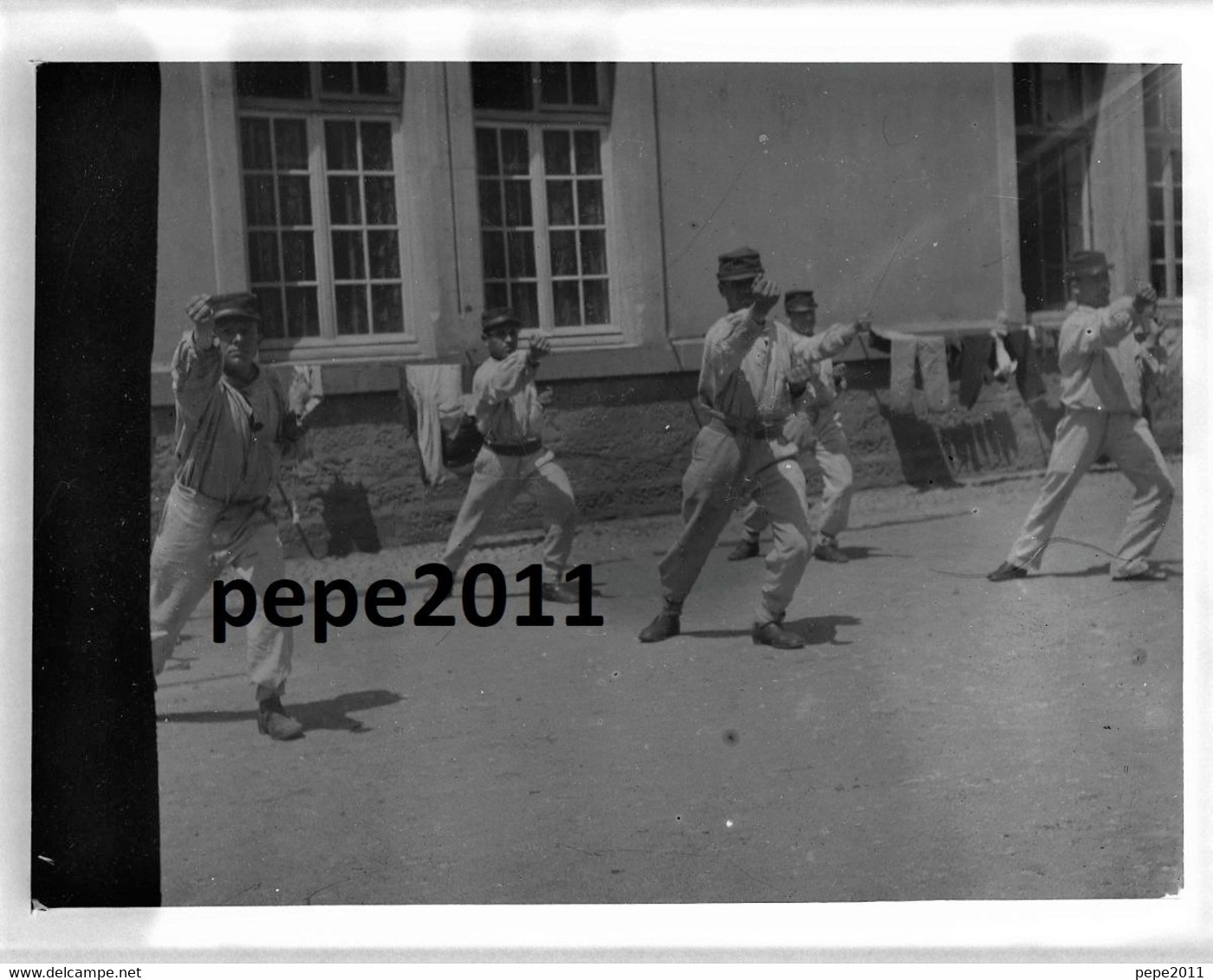 9 Négatifs Photo Plaque De Verre CLERMONT FERRAND En 1900  Rues Animées, Procession, Militaires, Soldats  (Cf SCANS) - Plaques De Verre