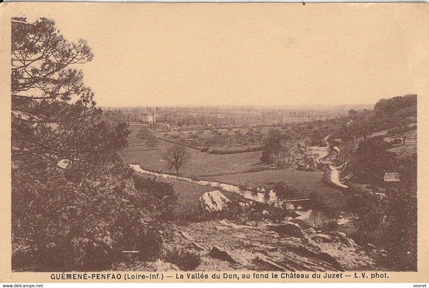 GUEMENE-PENFAO -  La Vallée Du Don, Au Fond Le Château De Juzet.  Rare - Guémené-Penfao