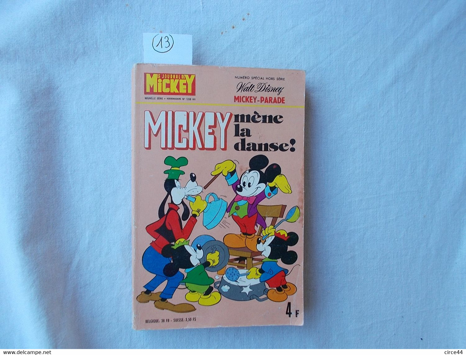 JOURNAL DE MICKEY.WALT DISNEY.MICKEY PARADE.254 PAGES.ANNEE 1975..MICKEY MENE LA DANSE. - Mickey Parade