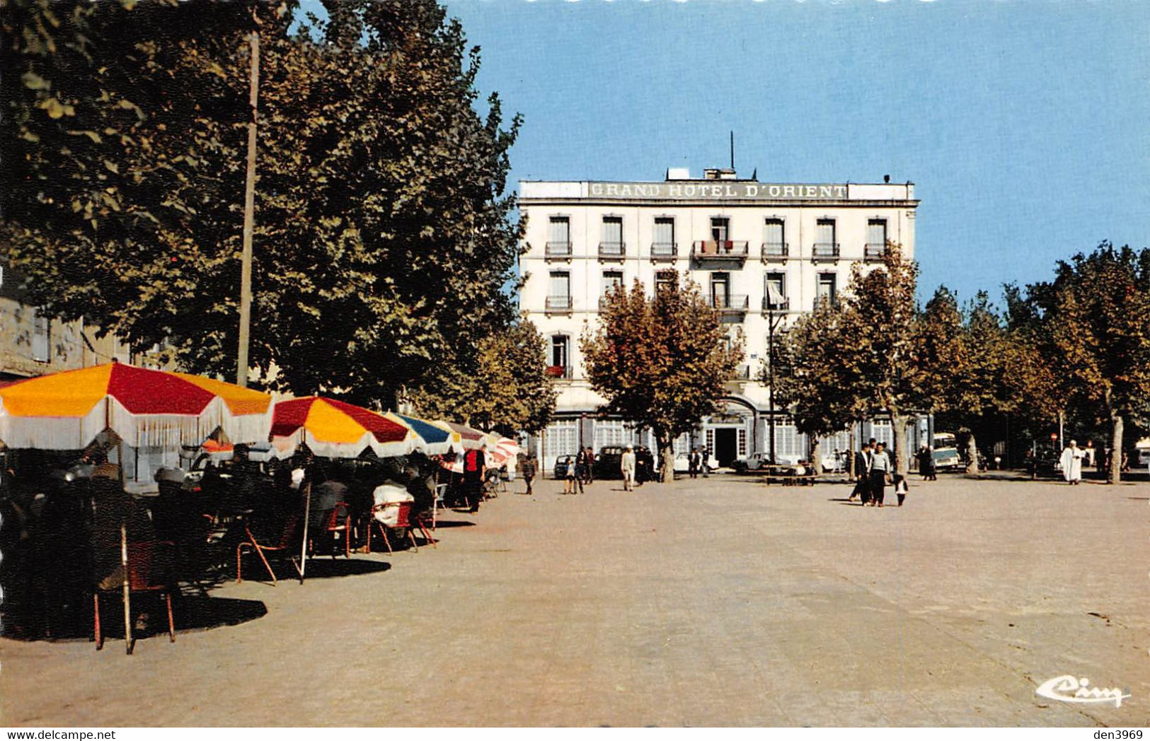 Algérie - TIARET - La Place Et Le Grand Hôtel D'Orient - Tiaret