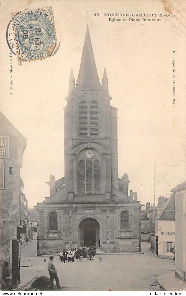 Montfort L'Amaury           78         Eglise Et Place Biancour. Sortie De Messe ? Procession ?      (voir Scan) - Montfort L'Amaury