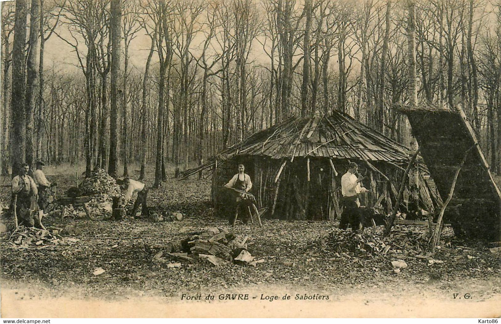 Le Gavre * La Forêt * La Loge Des Sabotiers * Sabotier Sabot Artisan Métier Bois - Le Gavre