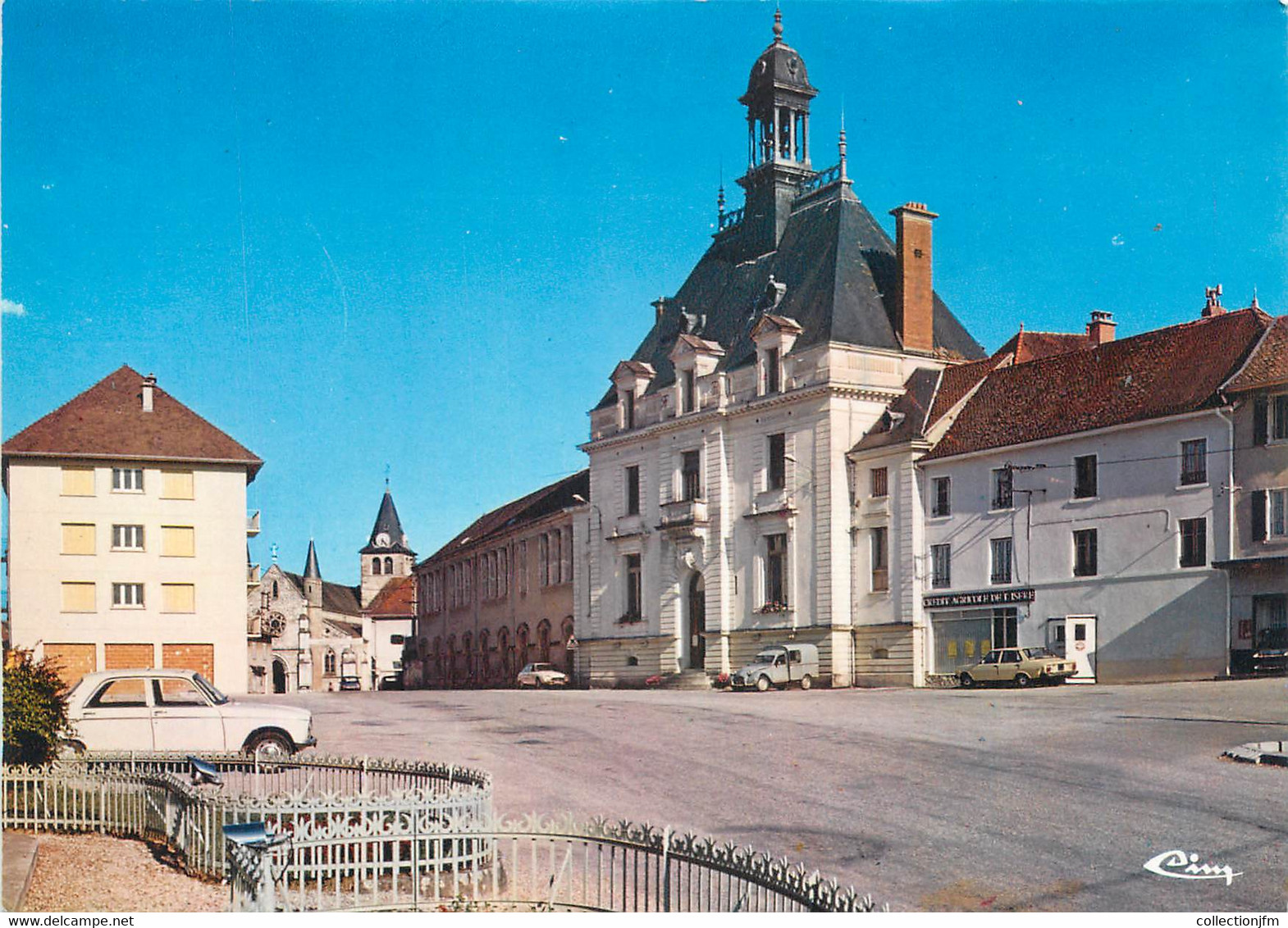 CPSM FRANCE 38 " Corbelin, Place De La Mairie" - Corbelin