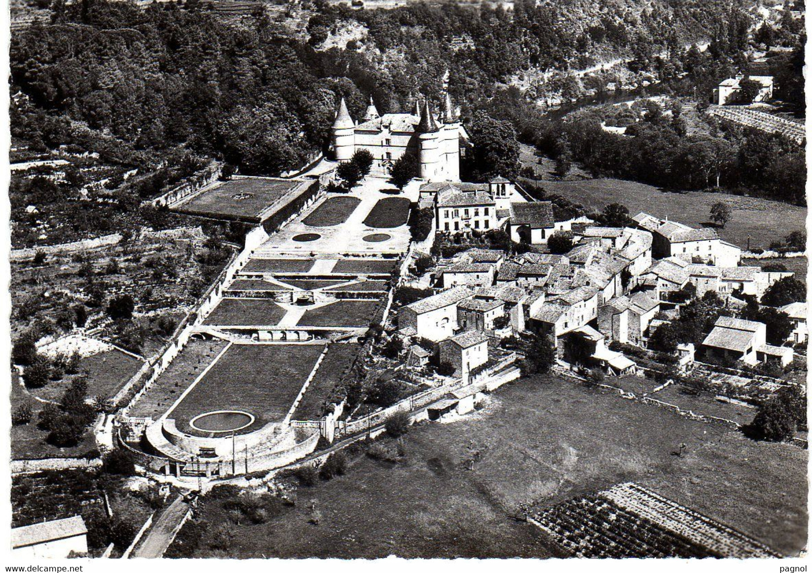 07 : Les Vans : Vue Aérienne Et Château De Chambonas ( Cpsm G.F. ) - Les Vans