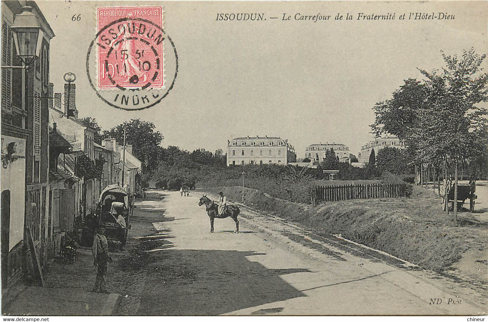 ISSOUDUN LE CARREFOUR DE LA FRATERNITE ET L'HOTEL DIEU - Issoudun