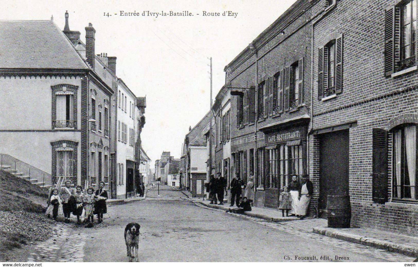 Entrée D'Ivry-la-Bataille. Route D'Ezy. (Animée) - Ivry-la-Bataille