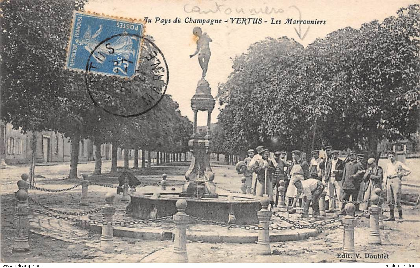 Vertus            51           Place De La République, Fontaine, Marronniers. Cantonniers      (voir Scan) - Vertus