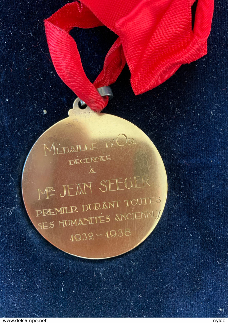Médaille.  Dieu Patrie . Médaille D'or Décernée à Jean Seegers. Premier Durant Toutes Ses Humanités 1932-1938 - Professionali / Di Società