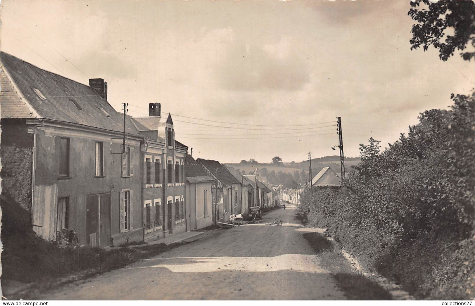 80-NAOURS- RUE D'AMIENS - Naours