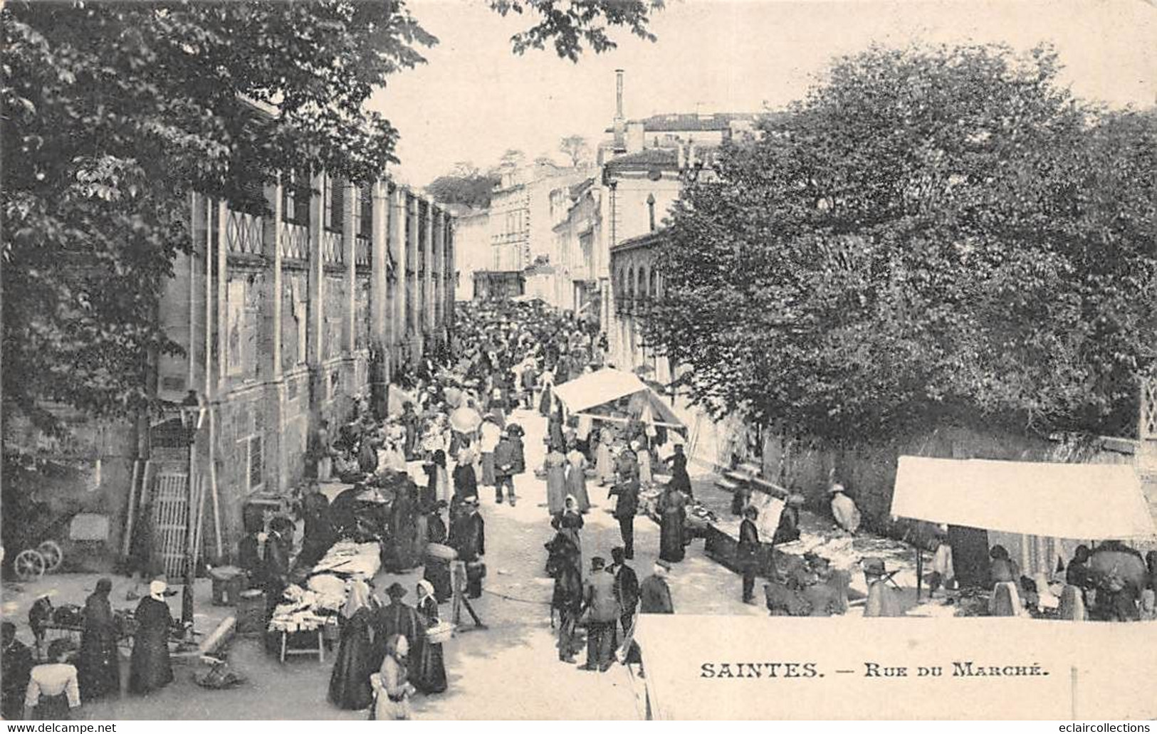 Saintes          17         Rue Et Le  Marché              (voir Scan) - Saintes