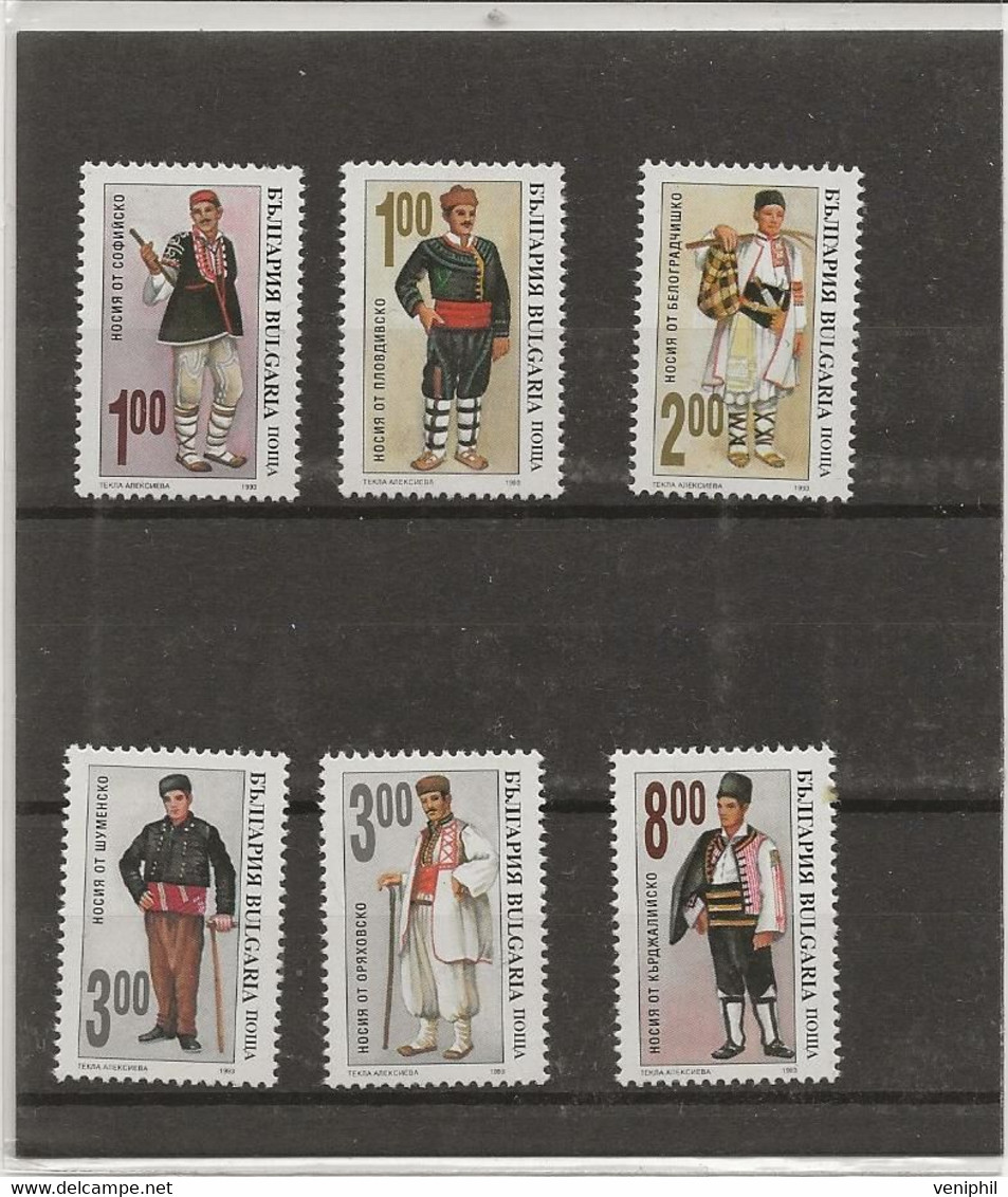 BULGARIE  -SERIE COSTUMES - N° 3549 A 3554 - NEUVE SANS CHARNIERE -ANNEE 1993 - Unused Stamps