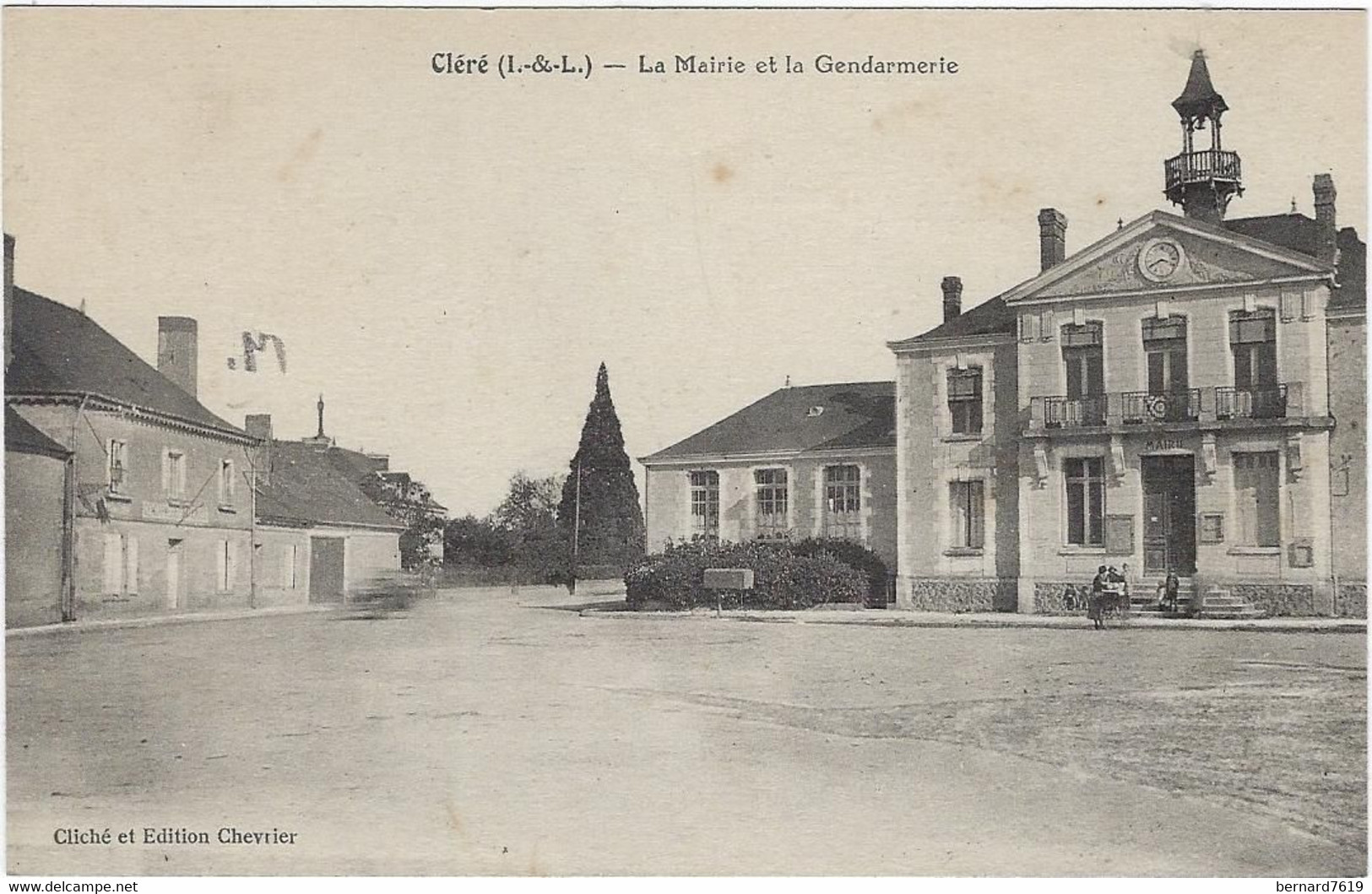 37   Clere Les Pins   -  La Mairie Et La Gendarmerie - Cléré-les-Pins