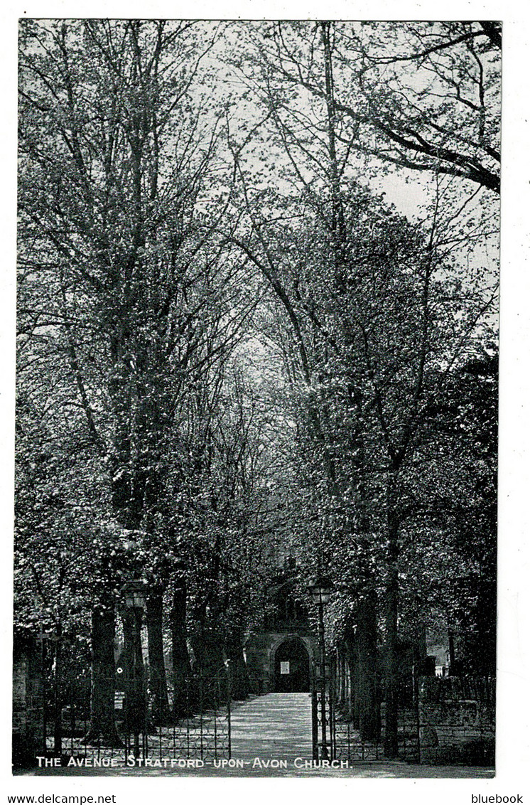 Ref 1478 - 3 X Postcards - Stratford-on-Avon Parish Church - Interior & Exterior - Stratford Upon Avon