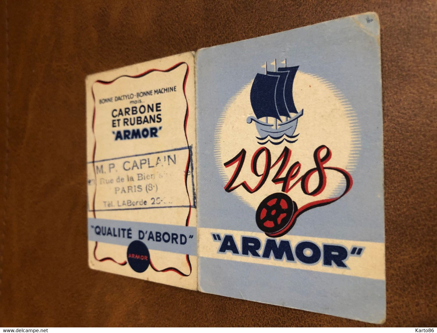 Petit Calendrier Ancien Publicitaire 1948 * ARMOR Dactylo Carbone Rubans - CAPLAIN Paris 8ème * Calendar Illustré - Small : 1941-60