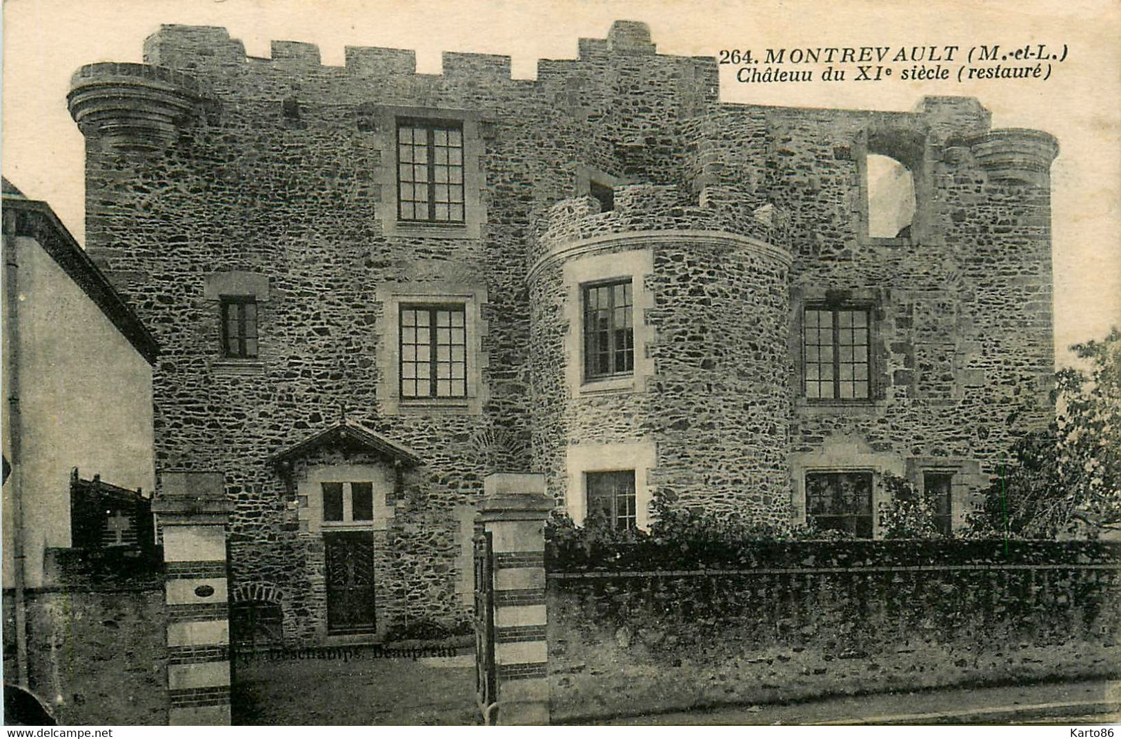 Montrevault * Château Du XIe Siècle Restauré - Montrevault