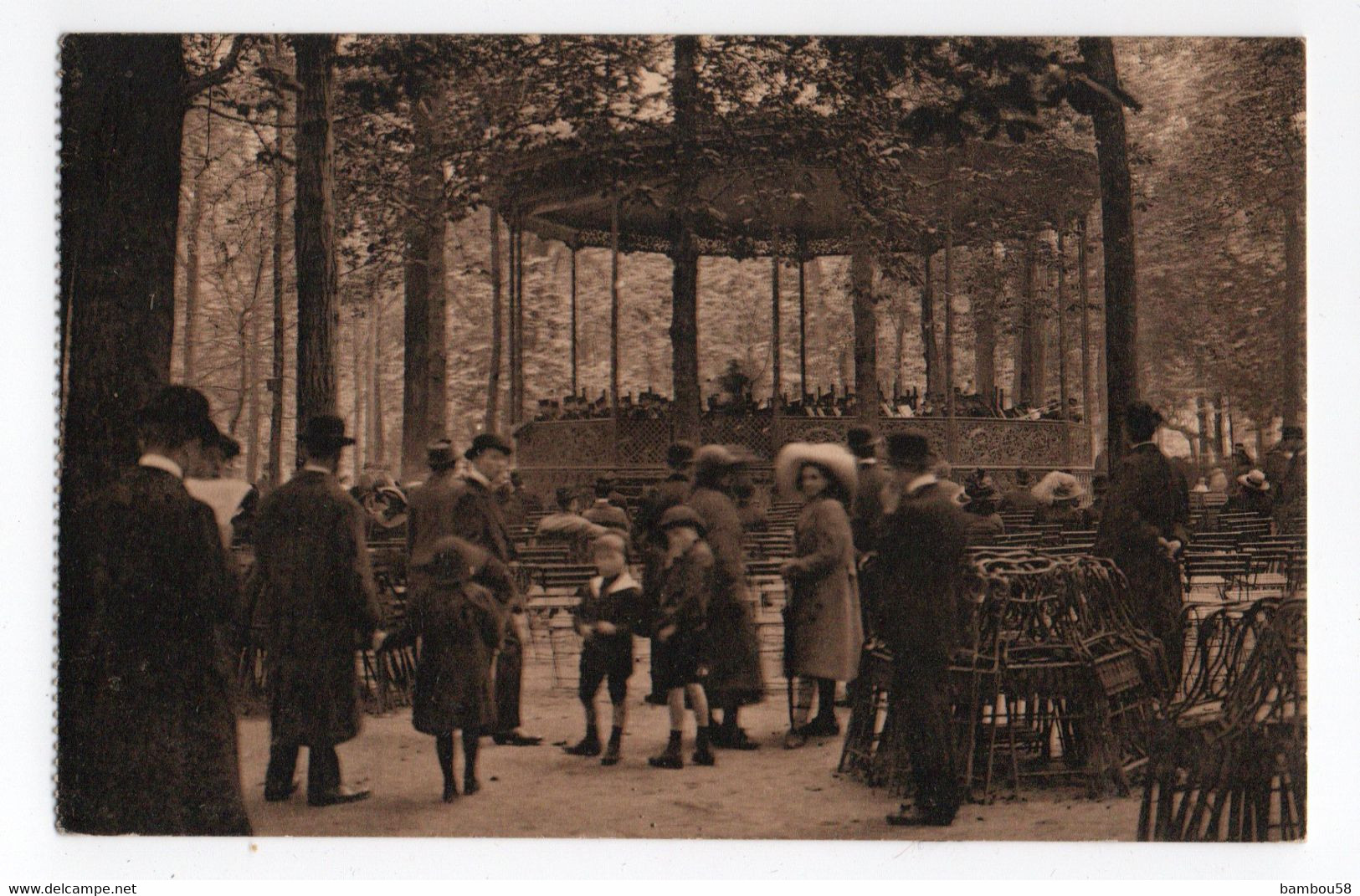 BRUXELLES * BELGIQUE * PARC * KIOSQUE * GLORIETTE * Grosse Animation - Bruxelles National - Aéroport