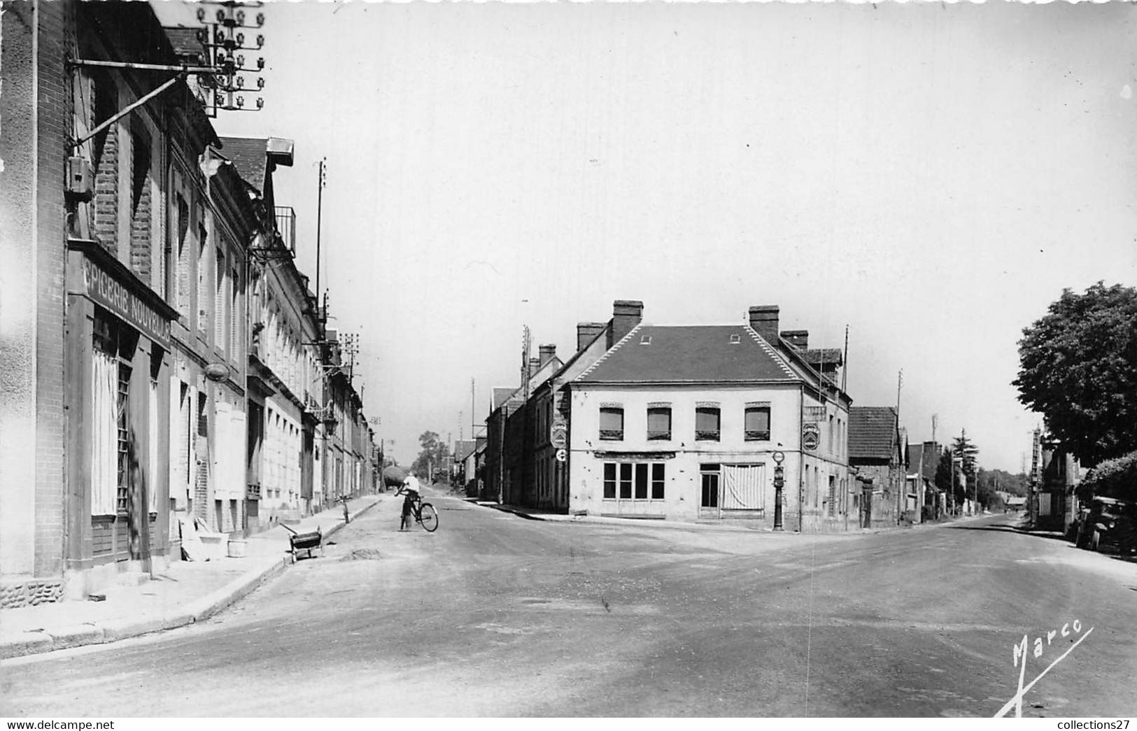 61-MOULINS-LA-MARCHE- ROUTE DE LA GARE ET ROUTE DE STE-GAUBURGE - Moulins La Marche