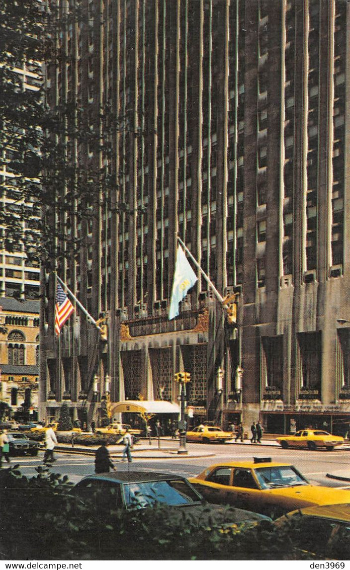 Etats-Unis - NEW-YORK - The Waldorf-Astoria On Park Avenue At East 50th Street - Hotel - Taxis Jaunes - Yellow Cab - Bars, Hotels & Restaurants