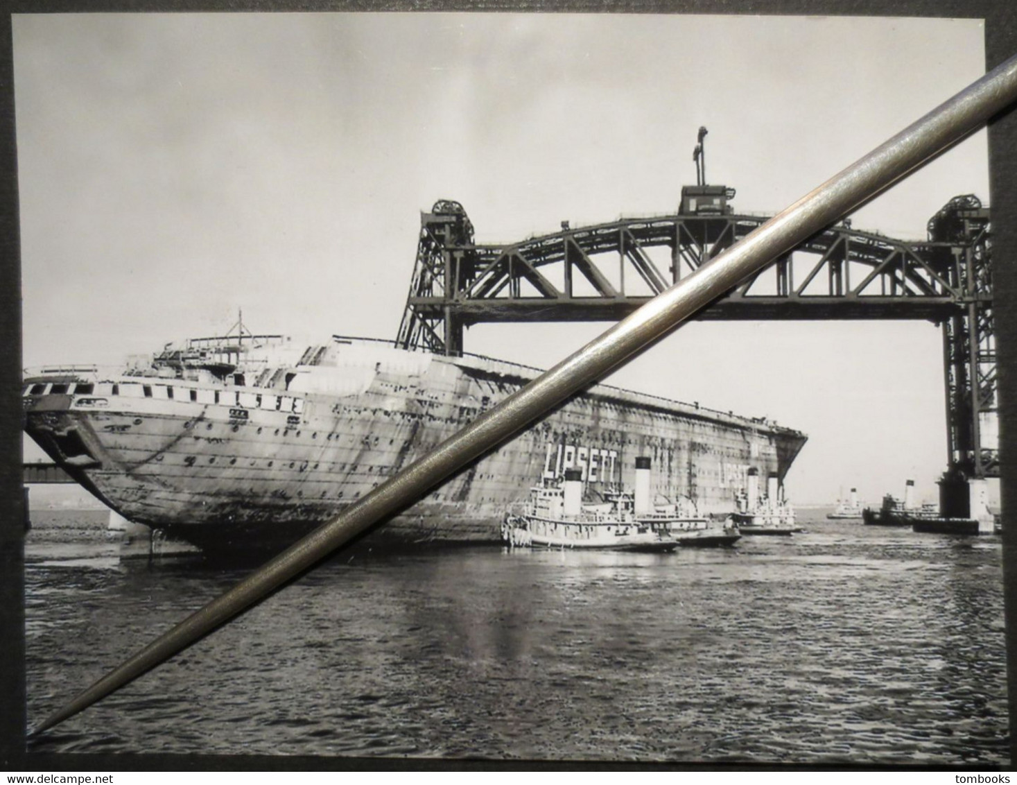 Paquebot " Normandie " Incendie Dans Le Port De New - York - 1942 - Photo Reproduction -  TBE - - Barcos