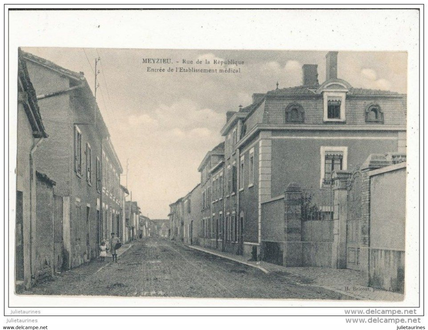 69 MEYZIEU RUE DE LA REPUBLIQUE ENTREE DE L ETABLISSEMENT MEDICAL CPA BON ETAT - Meyzieu