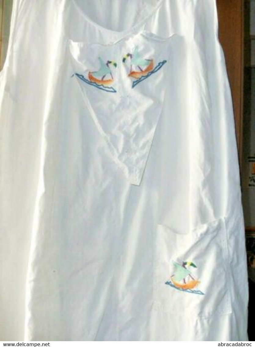 Robe Ancienne - Tres Bon Etat - Coton Drap - Avec Broderies - Other & Unclassified