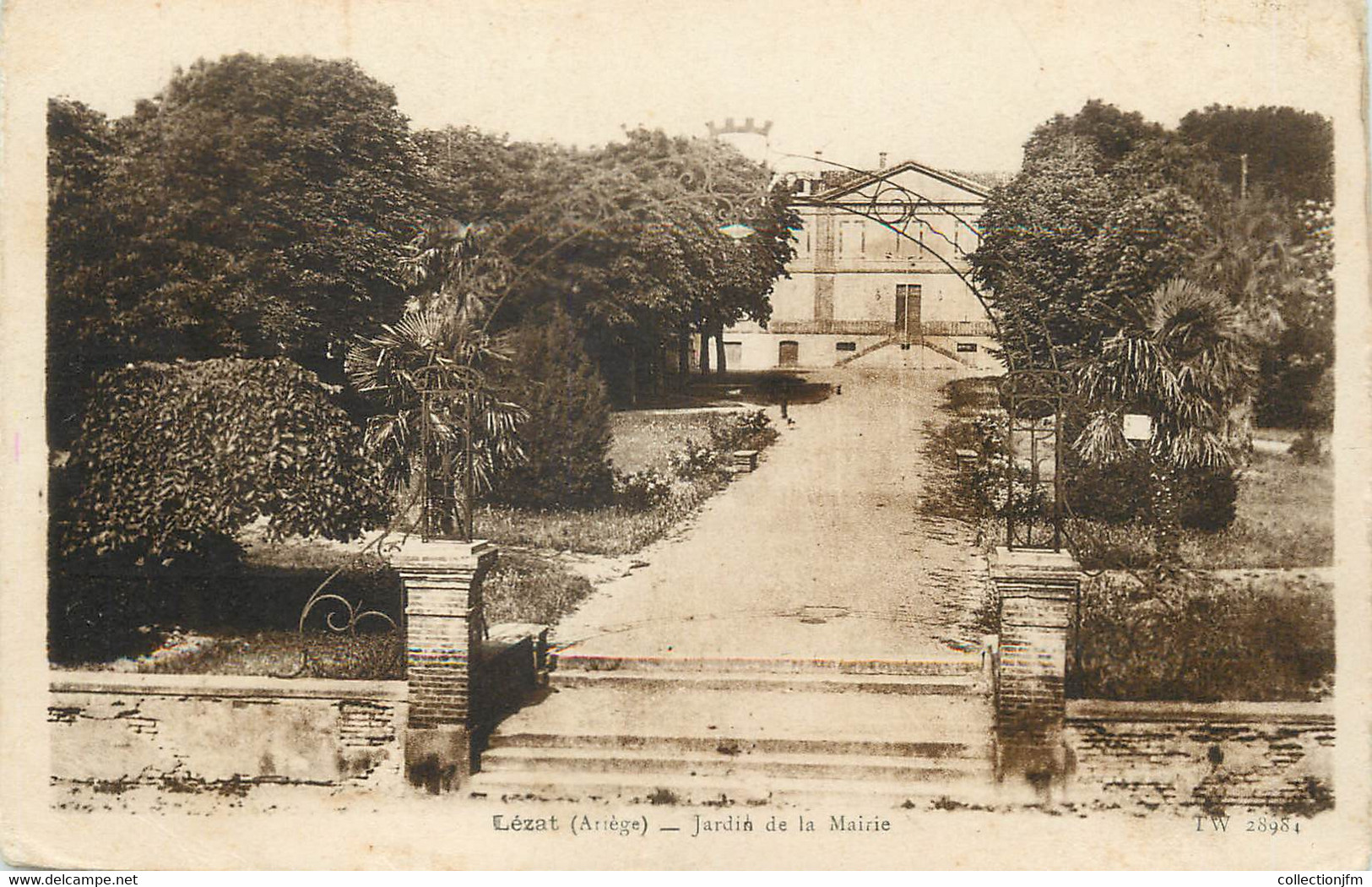 / CPA FRANCE 09 "Lezat, Jardin De La Mairie" - Lezat Sur Leze