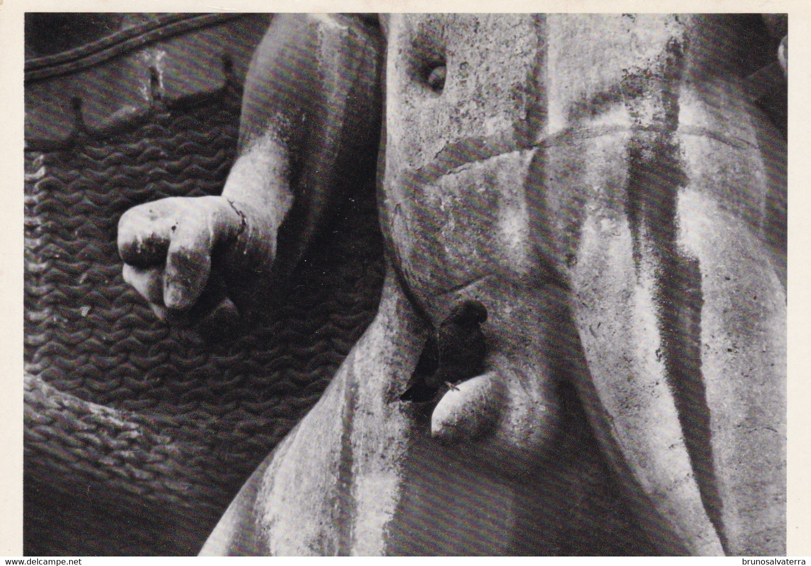 ROBERT DOISNEAU - Chant Du Départ Paris 1954 - Doisneau