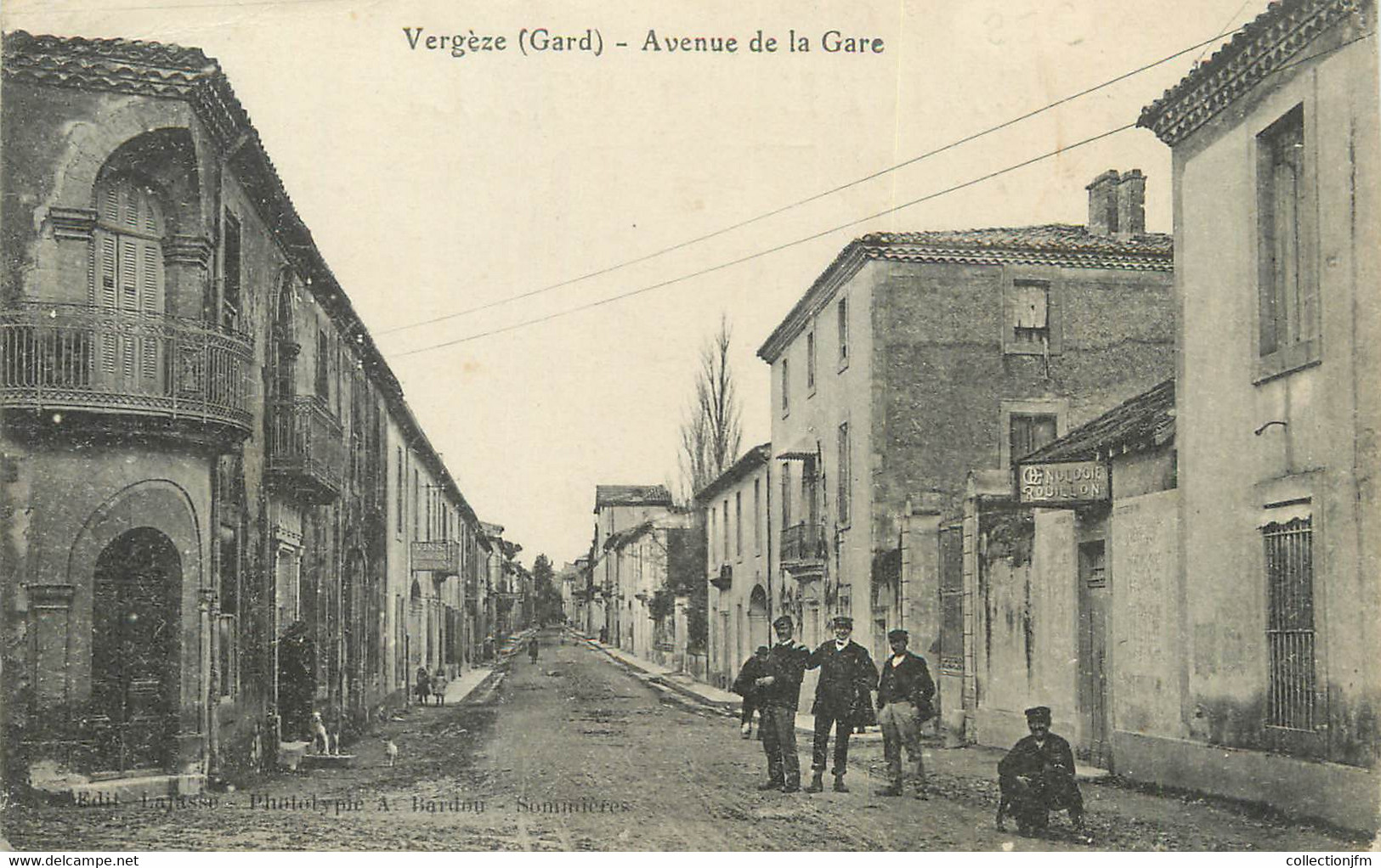 / CPA FRANCE 30 "Vergèze, Av De La Gare" - Vergèze