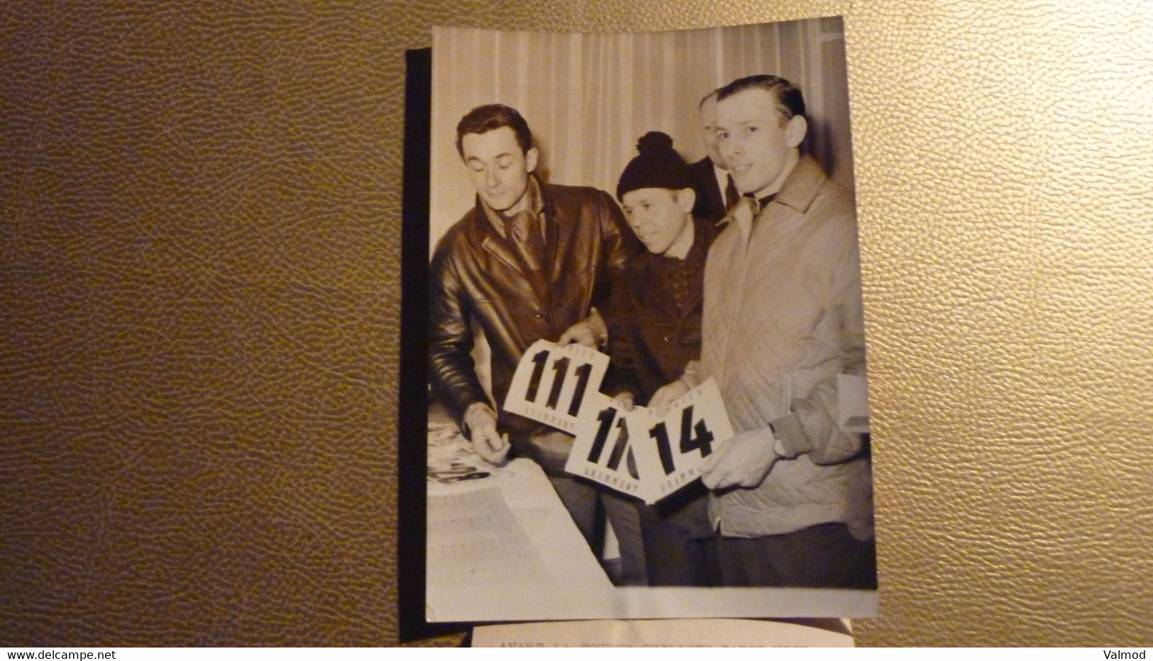 Cyclisme - Photographie De R. Hassenforder,  K. Heintz Kunde, R.Wolfshohl Récupèrent Leurs Dossards, Paris-Nice 1962. - Andere & Zonder Classificatie